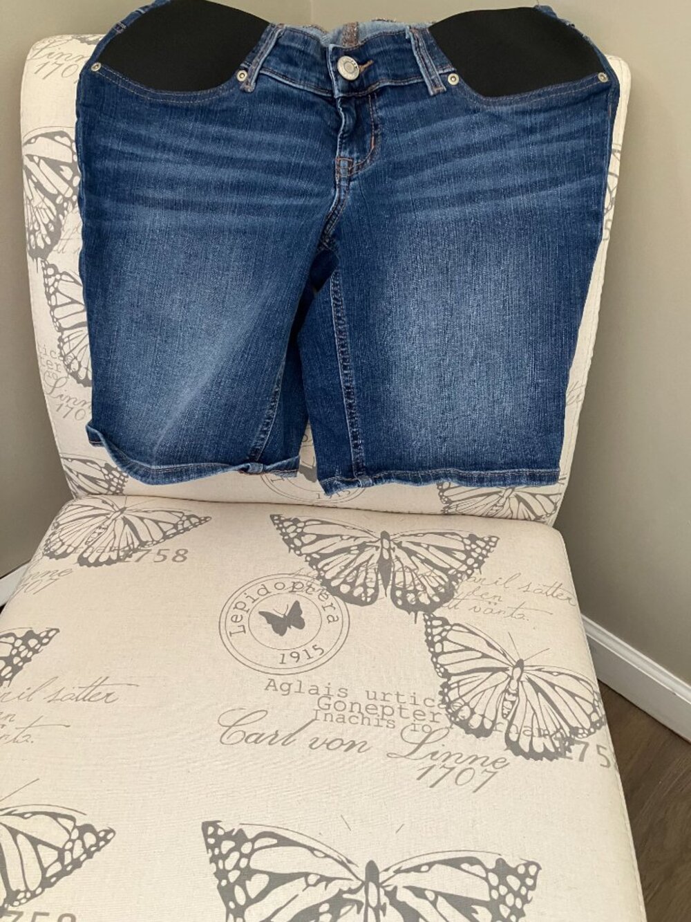 MATERNITY  WEAR CAN BE CUTE!!!  Side-Panel Bermuda Jean Shorts